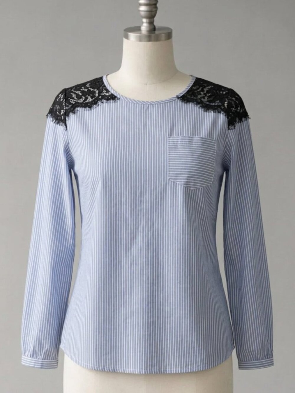 Solitaire | Blue & White Striped Long-Sleeve Blouse w/ Black Lace Detail | Sz S